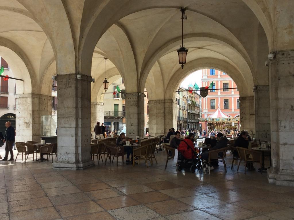 La Loggia Al Duomo - Treviso Apartment Luaran gambar