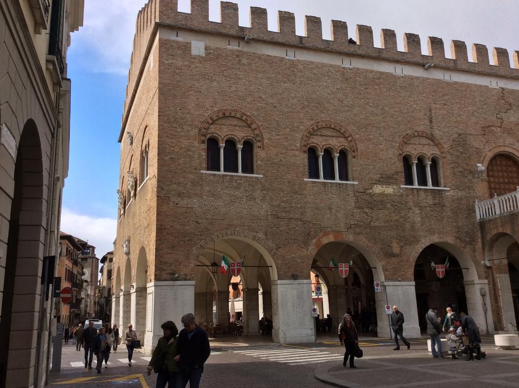 La Loggia Al Duomo - Treviso Apartment Luaran gambar